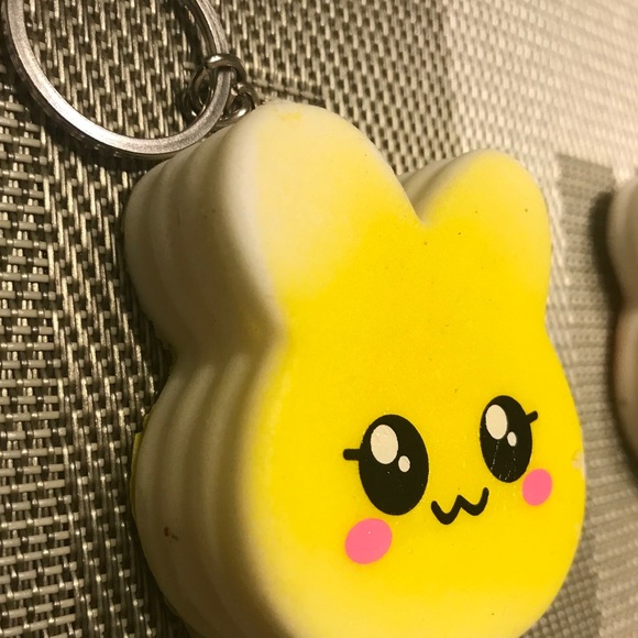Key Charm Yellow Rabbit - Picture 2 of 3